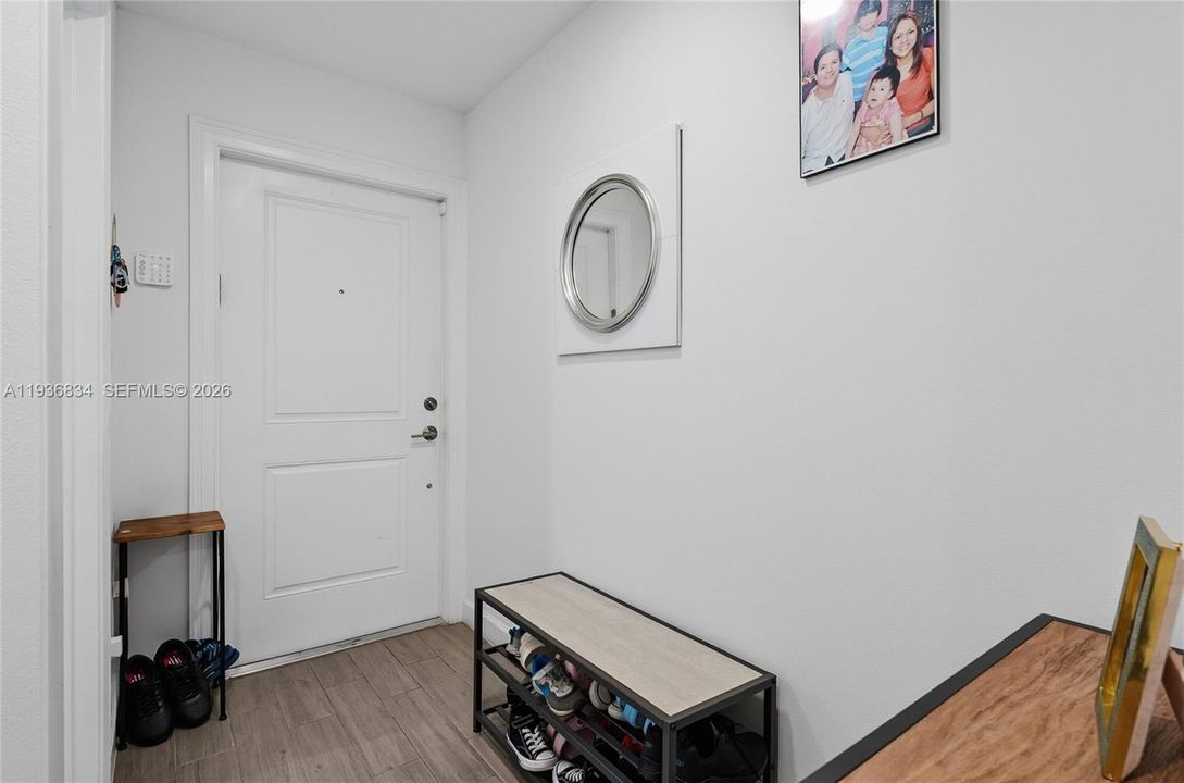 En Venta: $373,500 (3 camas, 3 baños, 1311 Pies cuadrados)