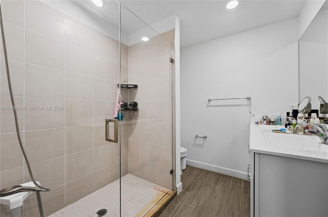 En Venta: $373,500 (3 camas, 3 baños, 1311 Pies cuadrados)