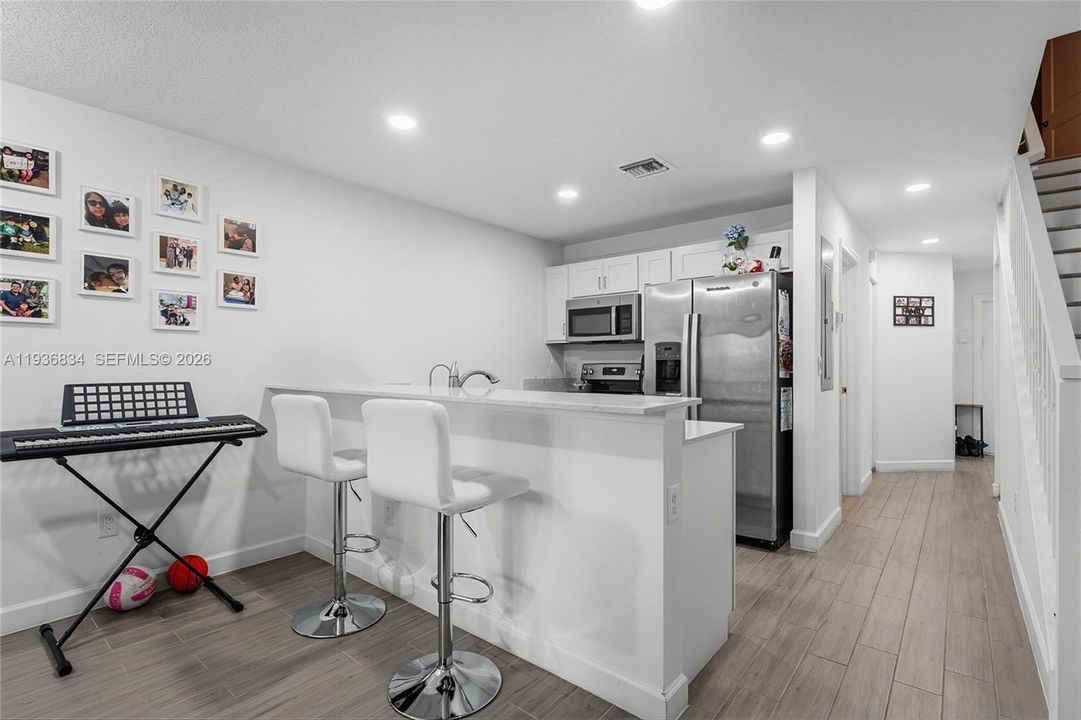 En Venta: $373,500 (3 camas, 3 baños, 1311 Pies cuadrados)