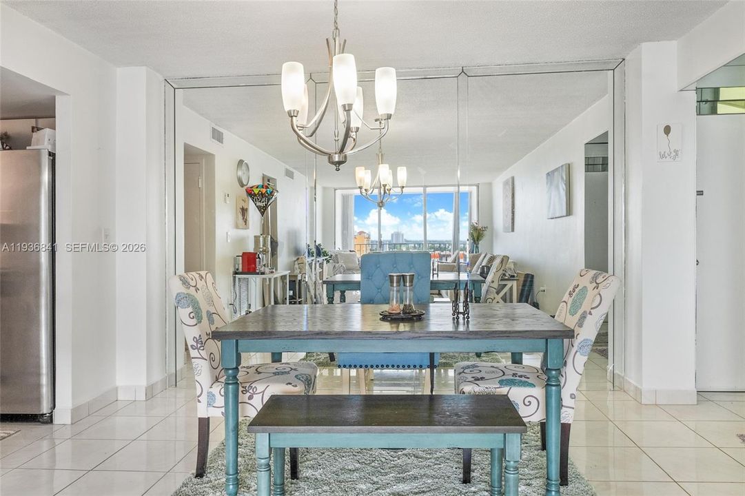 待售: $379,000 (2 贝兹, 2 浴室, 1356 平方英尺)