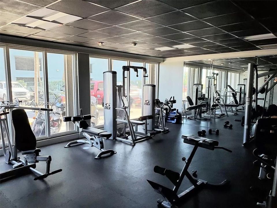 待售: $379,000 (2 贝兹, 2 浴室, 1356 平方英尺)