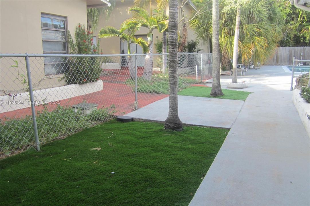 En Renta: $1,300 (0 camas, 1 baños, 2839 Pies cuadrados)