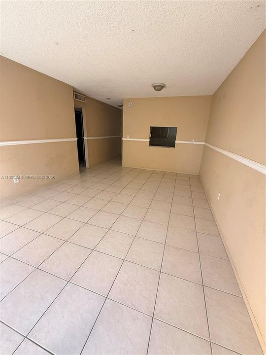For Sale: $230,000 (1 beds, 1 baths, 755 Square Feet)
