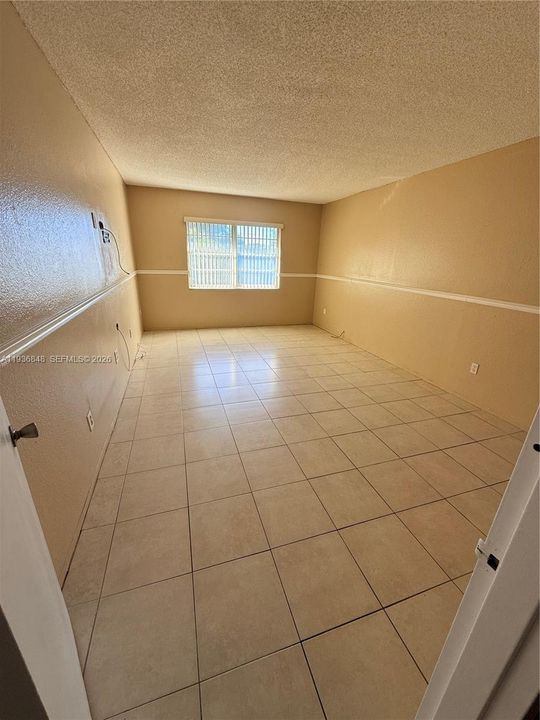 For Sale: $230,000 (1 beds, 1 baths, 755 Square Feet)