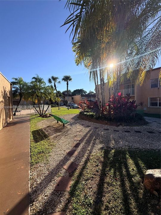 For Sale: $230,000 (1 beds, 1 baths, 755 Square Feet)