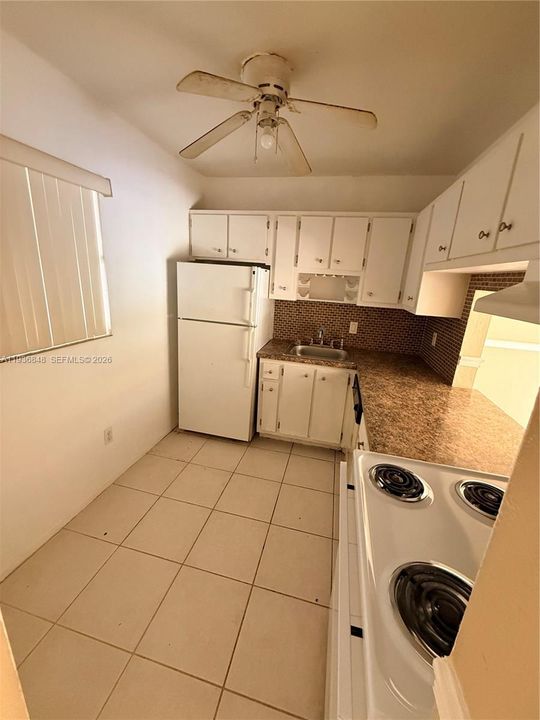 For Sale: $230,000 (1 beds, 1 baths, 755 Square Feet)