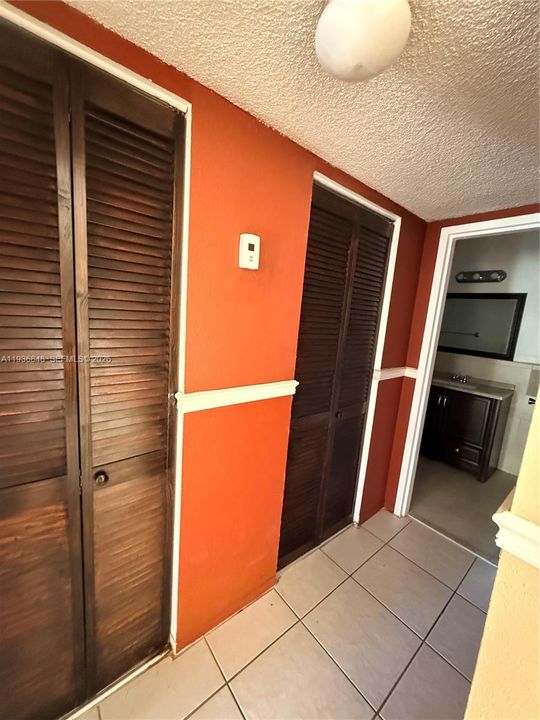For Sale: $230,000 (1 beds, 1 baths, 755 Square Feet)