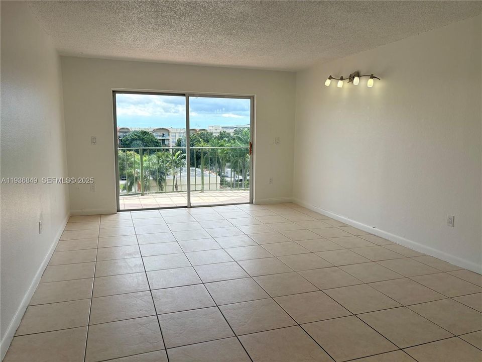 В аренду: $1,850 (1 спален, 1 ванн, 690 Квадратных фут)