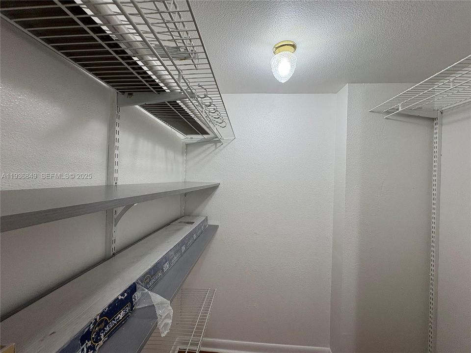 В аренду: $1,850 (1 спален, 1 ванн, 690 Квадратных фут)