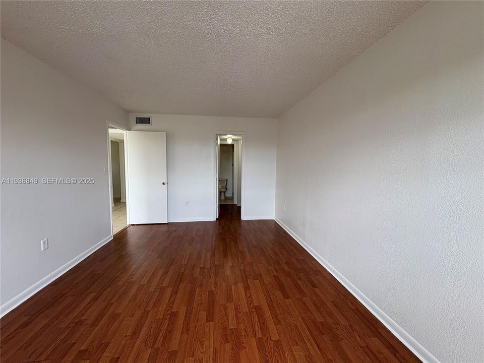 В аренду: $1,850 (1 спален, 1 ванн, 690 Квадратных фут)