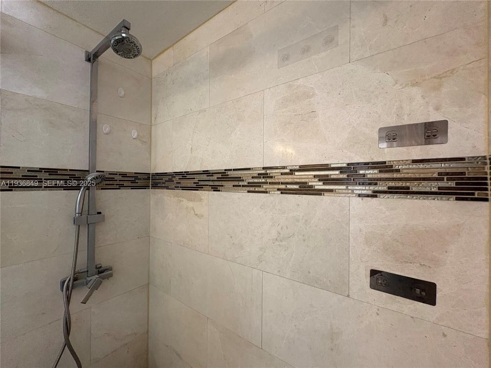 В аренду: $1,850 (1 спален, 1 ванн, 690 Квадратных фут)