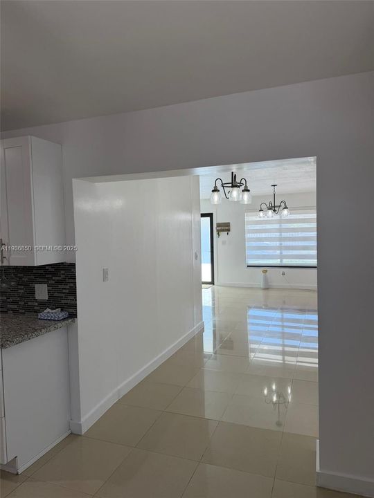 На продажу: $700,000 (5 спален, 3 ванн, 1752 Квадратных фут)