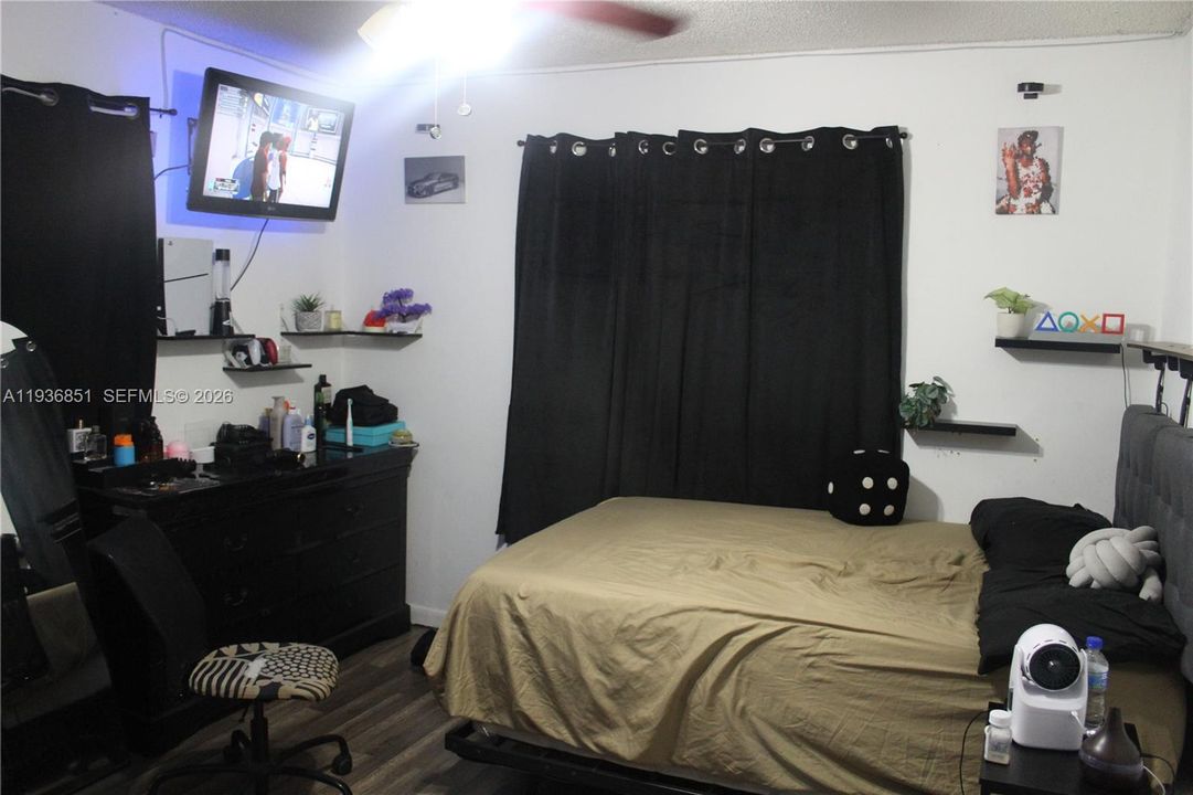 En Venta: $659,999 (3 camas, 2 baños, 1817 Pies cuadrados)