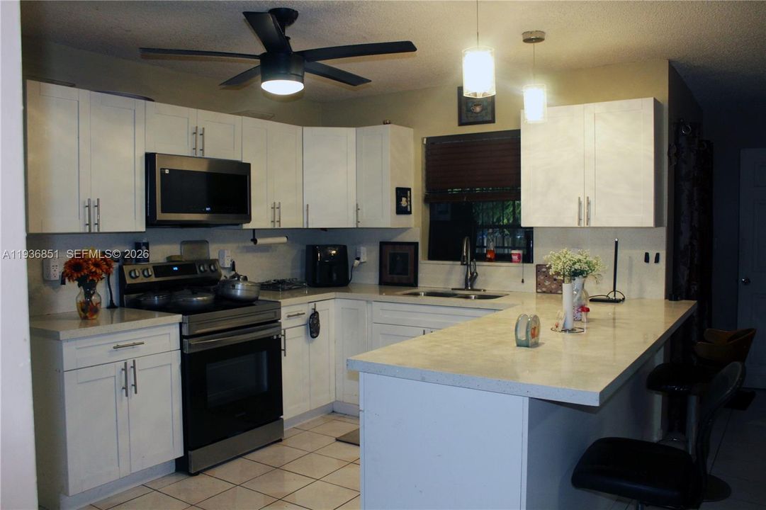 En Venta: $659,999 (3 camas, 2 baños, 1817 Pies cuadrados)