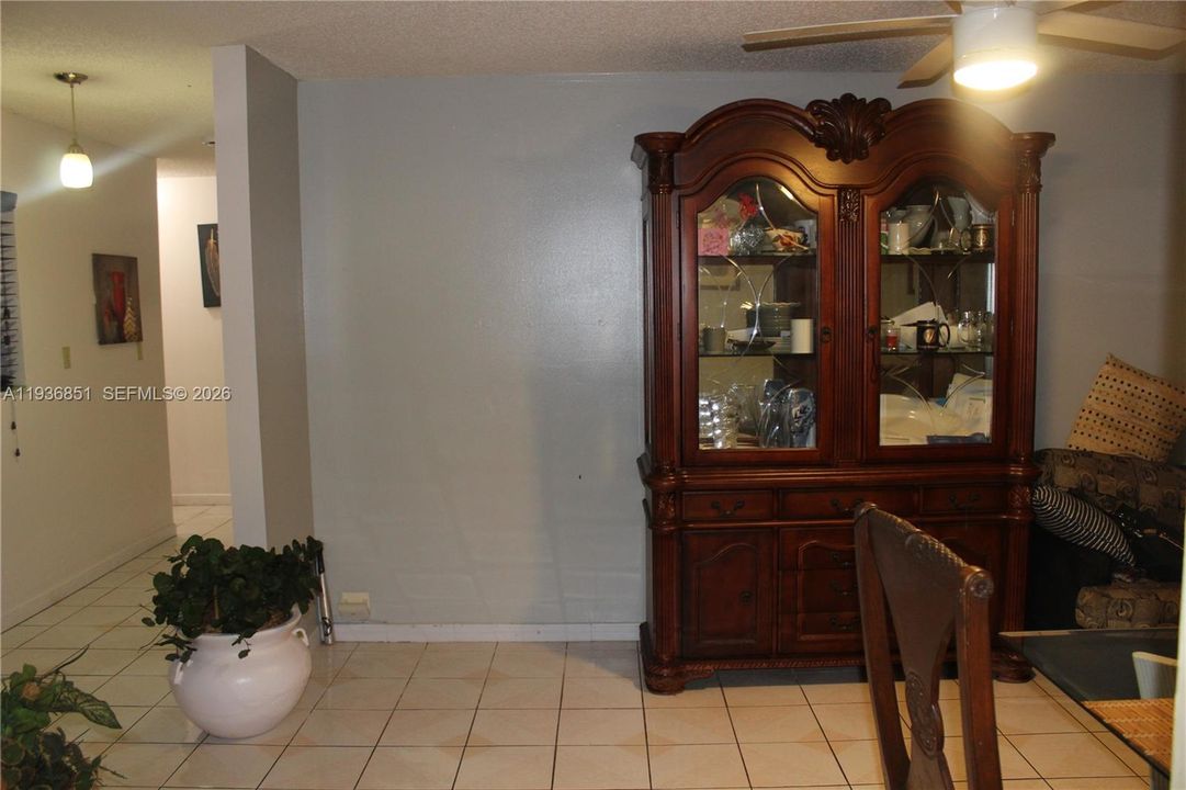 En Venta: $659,999 (3 camas, 2 baños, 1817 Pies cuadrados)