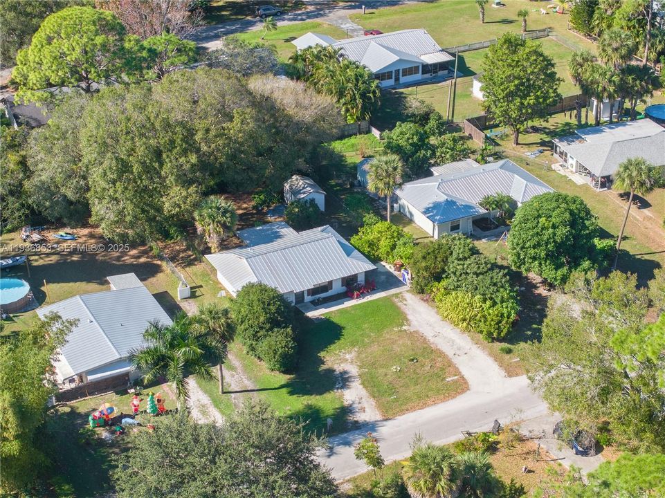 For Sale: $245,000 (2 beds, 2 baths, 1120 Square Feet)