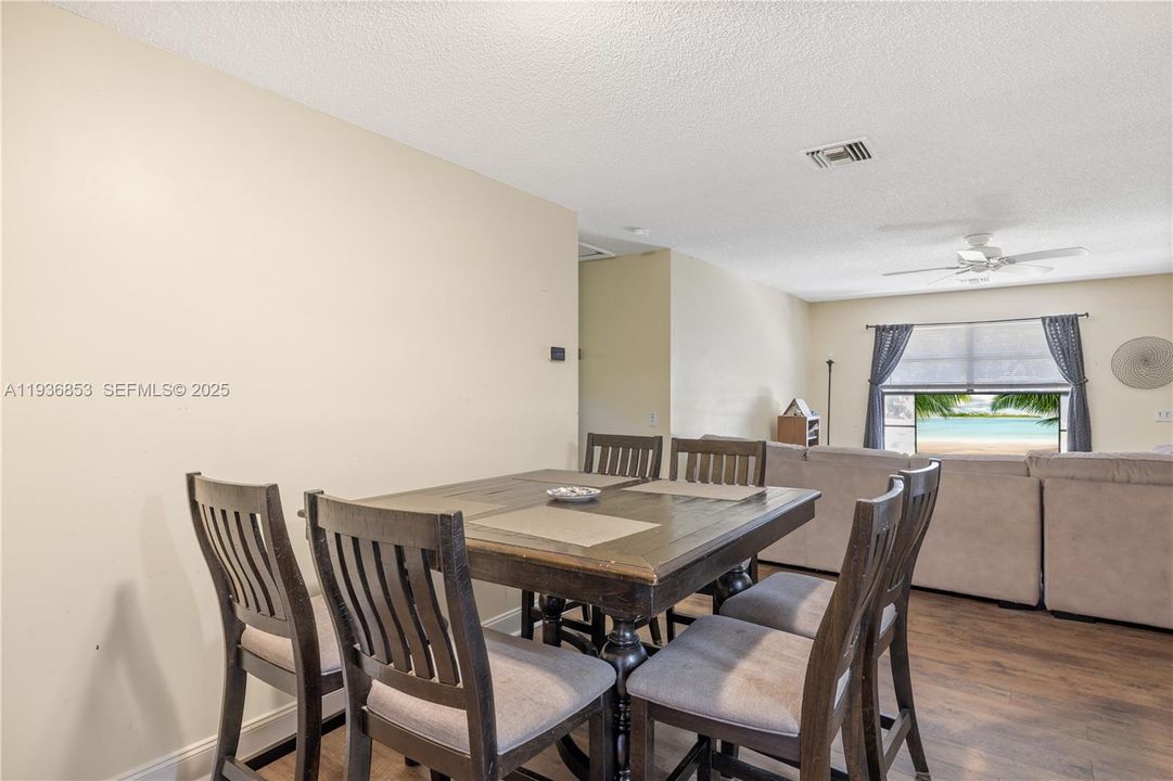 For Sale: $245,000 (2 beds, 2 baths, 1120 Square Feet)