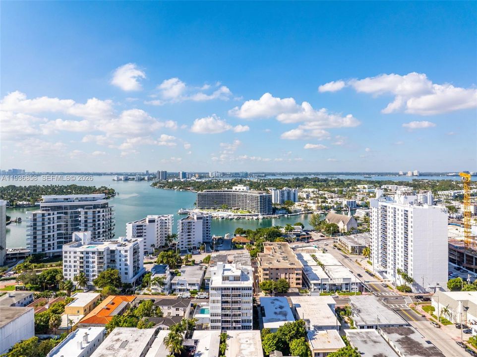 For Sale: $330,000 (2 beds, 2 baths, 1175 Square Feet)