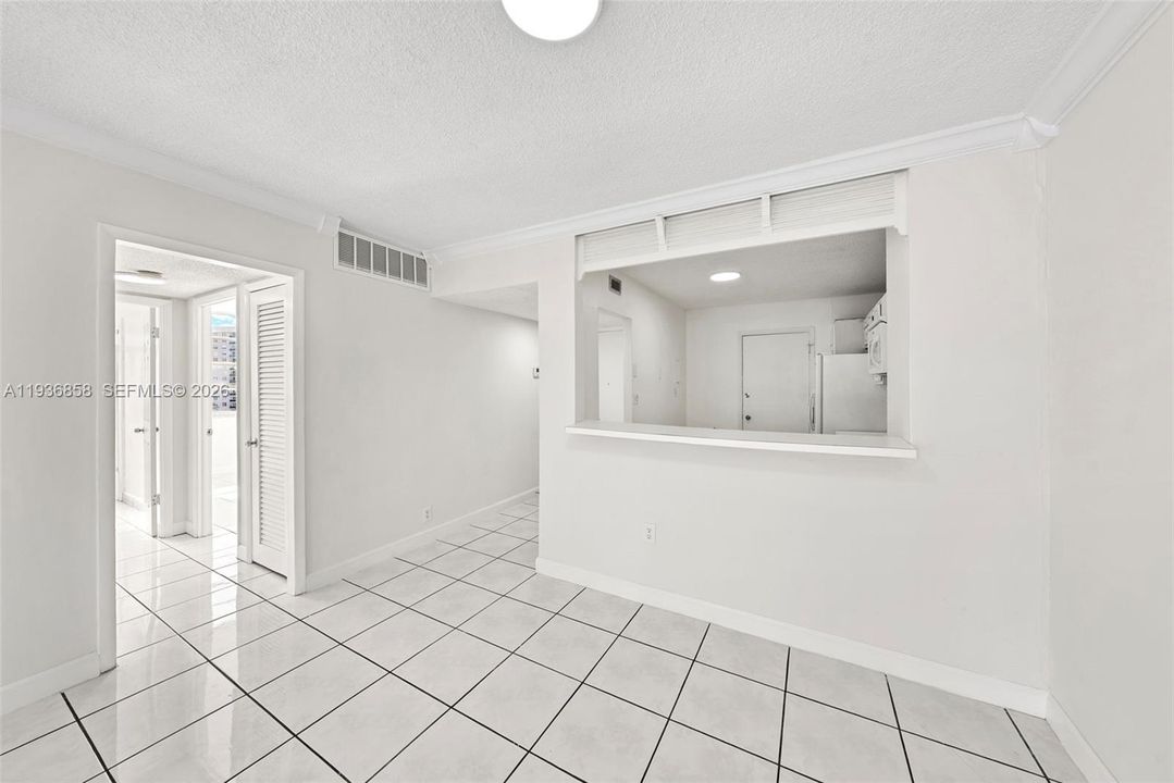 For Sale: $330,000 (2 beds, 2 baths, 1175 Square Feet)