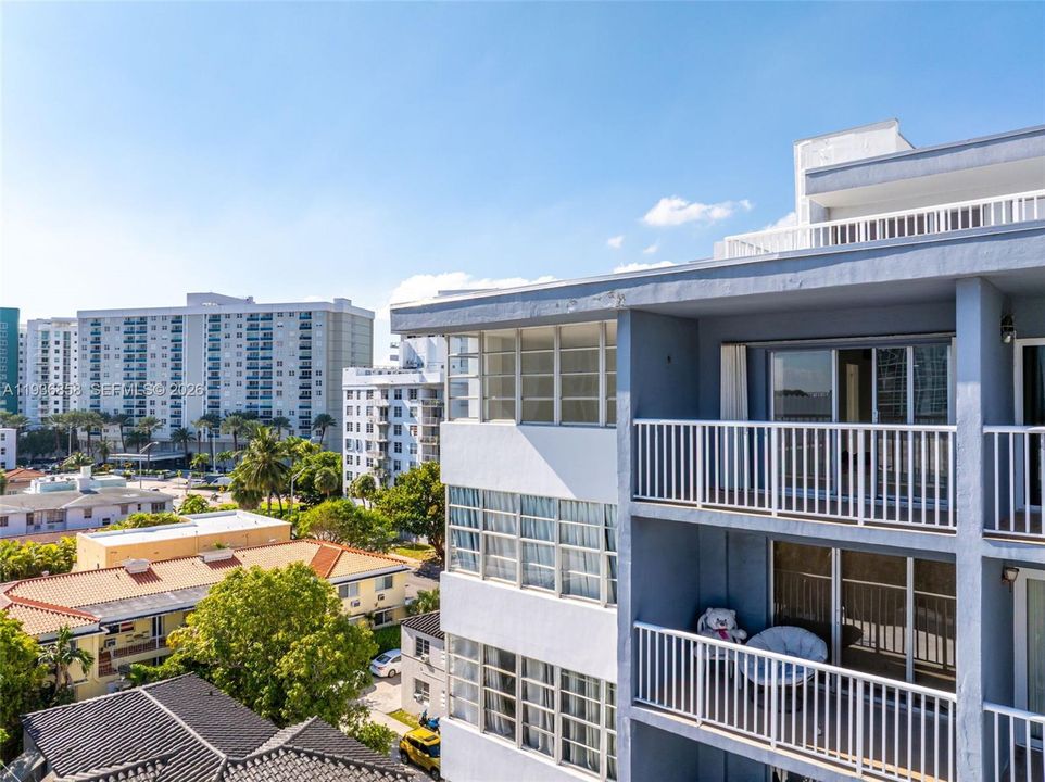 For Sale: $330,000 (2 beds, 2 baths, 1175 Square Feet)