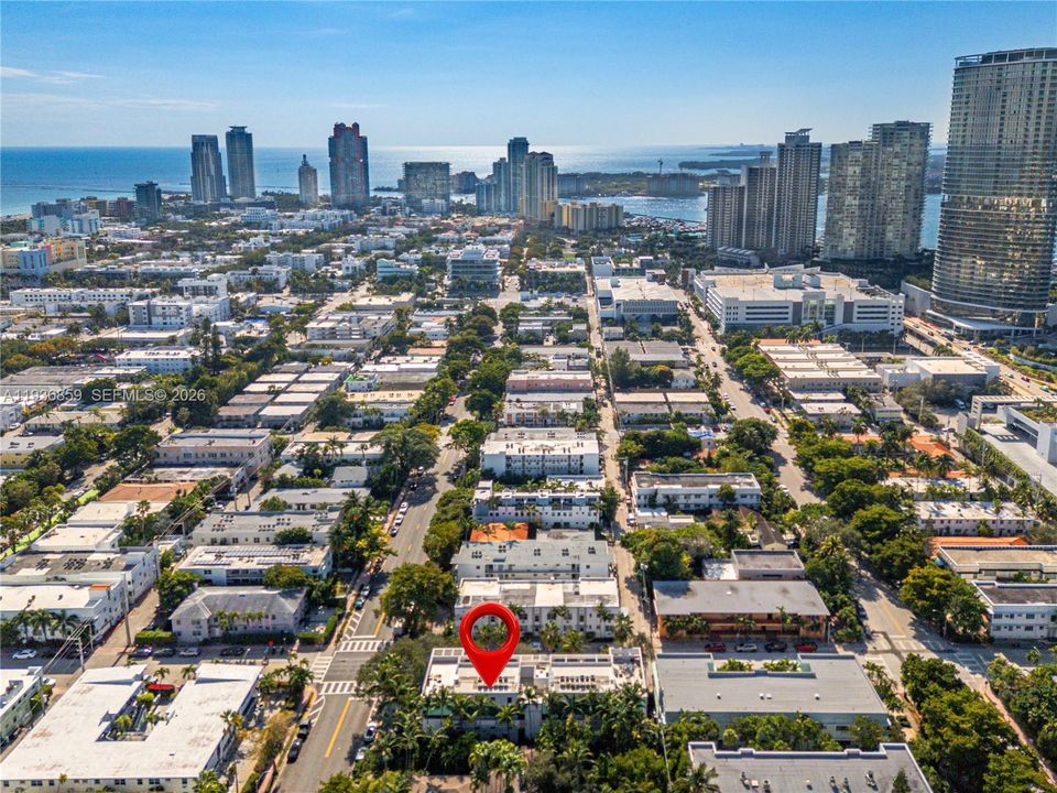 En Venta: $799,000 (3 camas, 3 baños, 1300 Pies cuadrados)