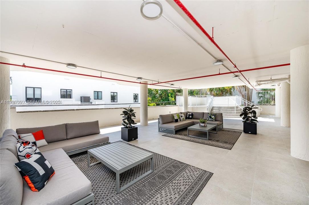 En Renta: $2,899 (1 camas, 1 baños, 1276 Pies cuadrados)