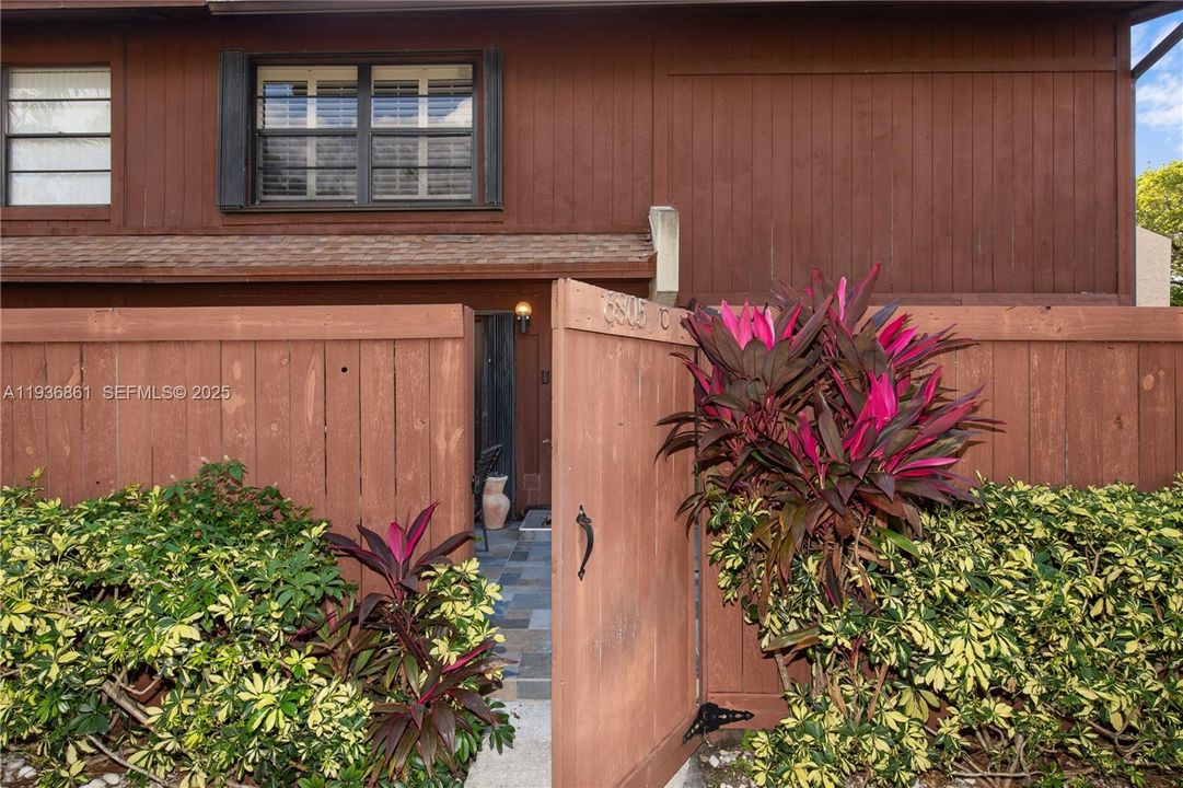 For Sale: $395,000 (3 beds, 2 baths, 1478 Square Feet)