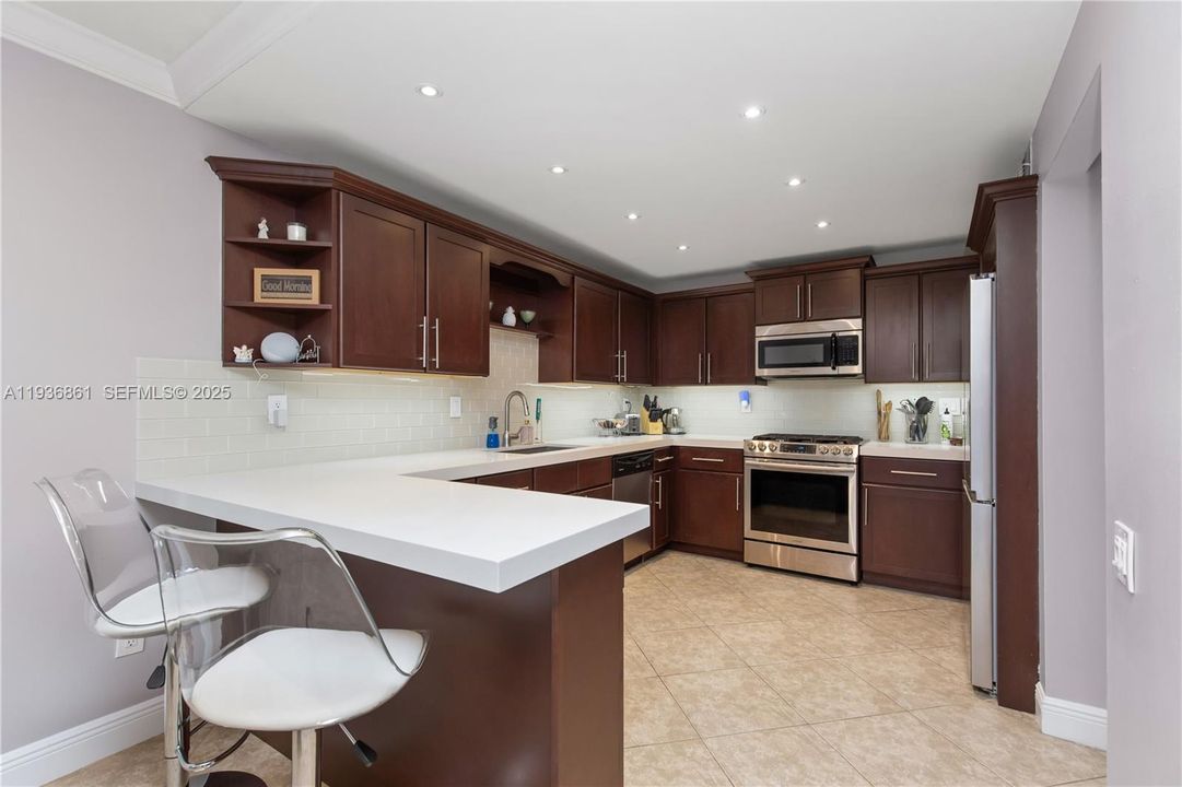 For Sale: $395,000 (3 beds, 2 baths, 1478 Square Feet)