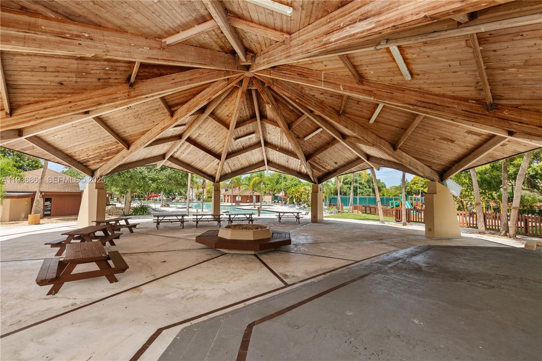 For Sale: $395,000 (3 beds, 2 baths, 1478 Square Feet)