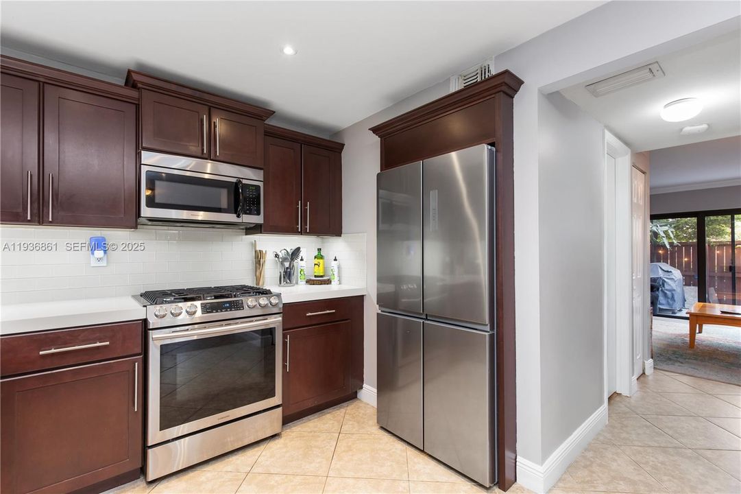 For Sale: $395,000 (3 beds, 2 baths, 1478 Square Feet)