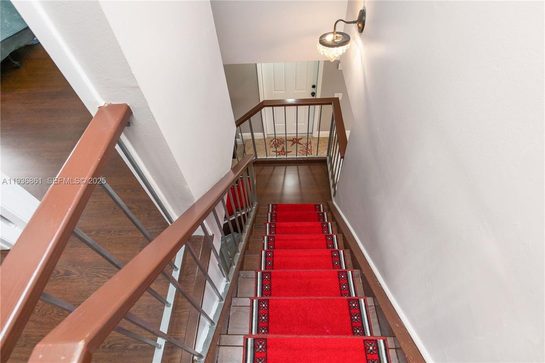 For Sale: $395,000 (3 beds, 2 baths, 1478 Square Feet)