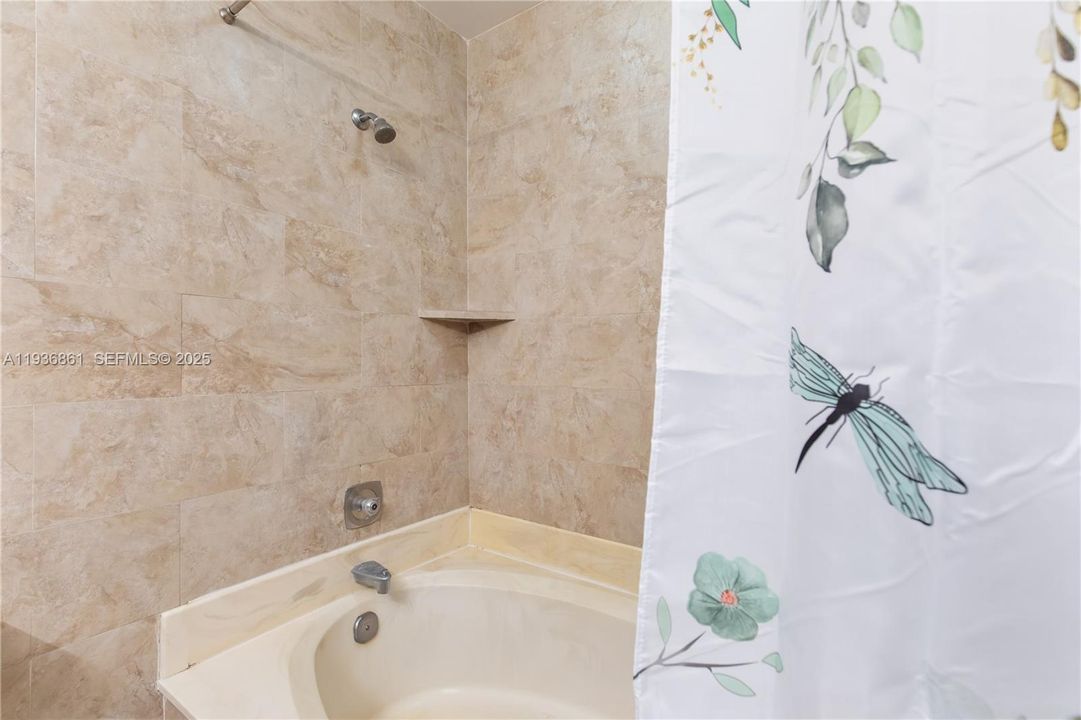 For Sale: $395,000 (3 beds, 2 baths, 1478 Square Feet)