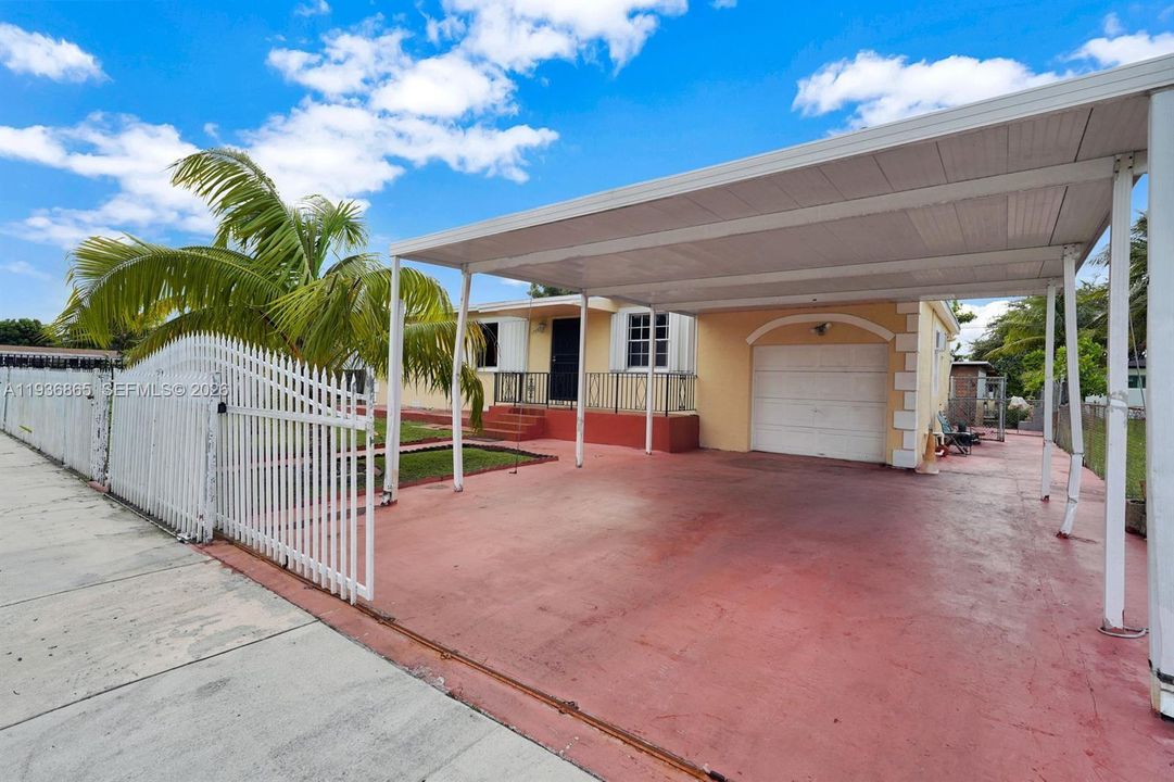 For Sale: $599,000 (3 beds, 2 baths, 1459 Square Feet)