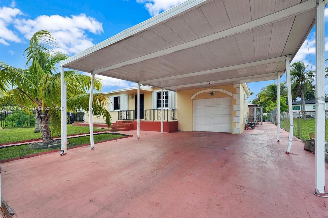 For Sale: $599,000 (3 beds, 2 baths, 1459 Square Feet)