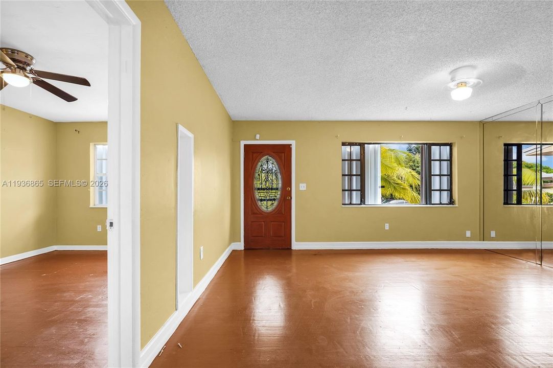 For Sale: $599,000 (3 beds, 2 baths, 1459 Square Feet)