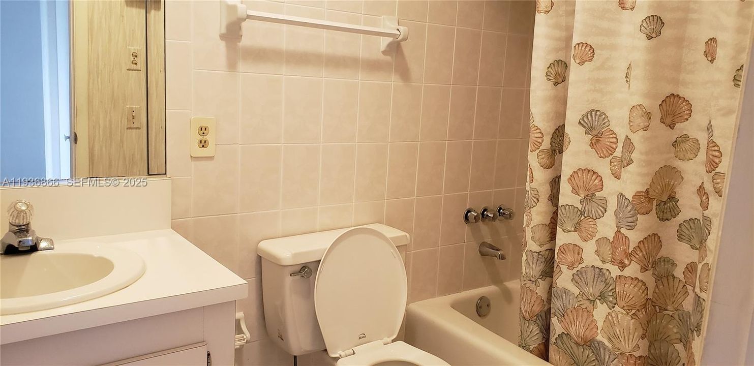 В аренду: $2,000 (2 спален, 2 ванн, 960 Квадратных фут)