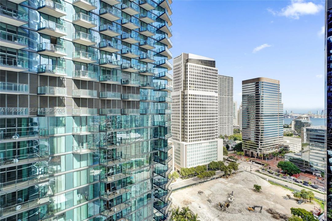 For Sale: $899,000 (2 beds, 2 baths, 1152 Square Feet)