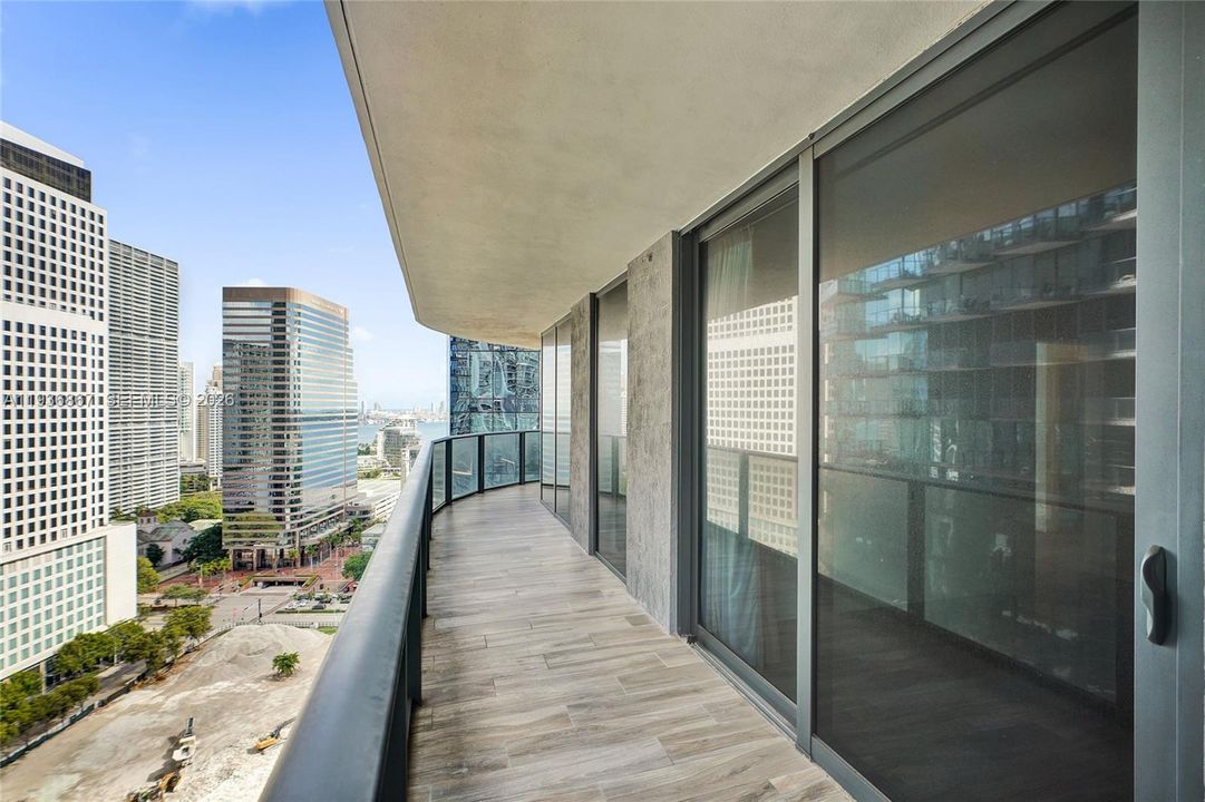 For Sale: $899,000 (2 beds, 2 baths, 1152 Square Feet)