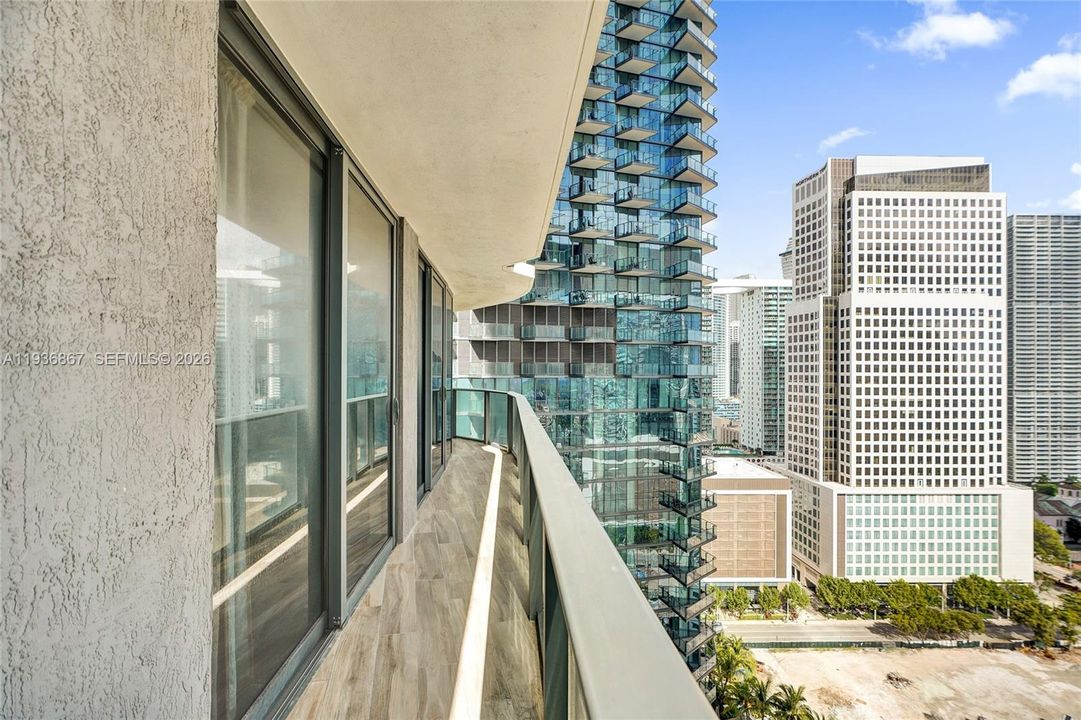 For Sale: $899,000 (2 beds, 2 baths, 1152 Square Feet)