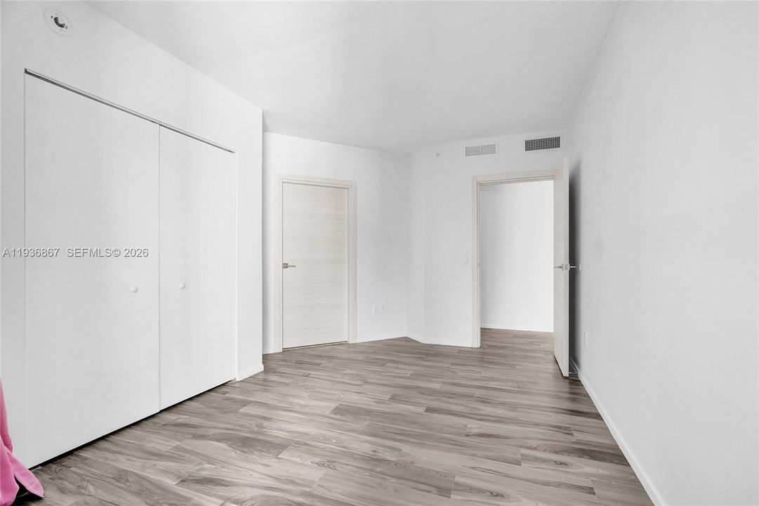 For Sale: $899,000 (2 beds, 2 baths, 1152 Square Feet)