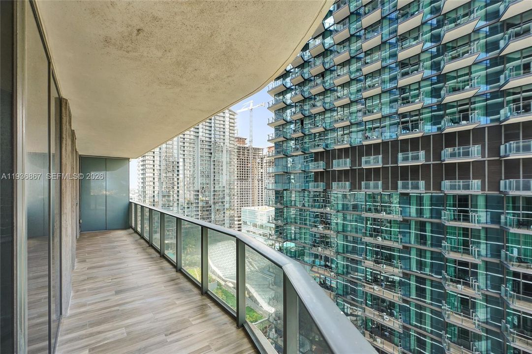 For Sale: $899,000 (2 beds, 2 baths, 1152 Square Feet)