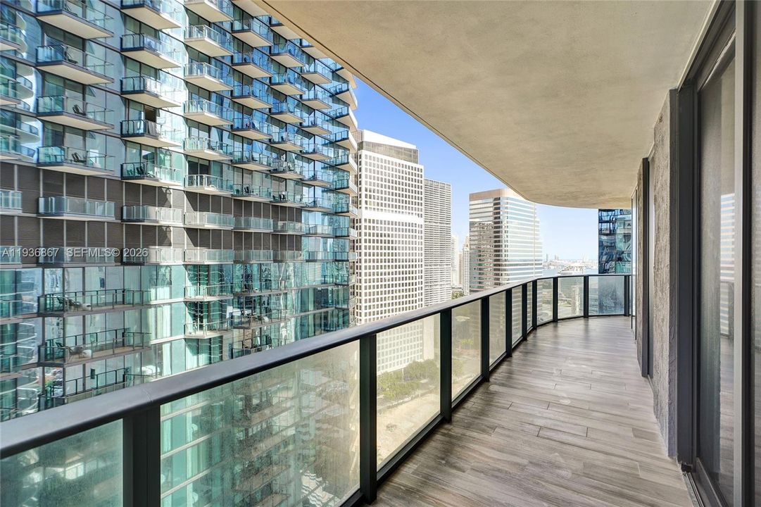 For Sale: $899,000 (2 beds, 2 baths, 1152 Square Feet)