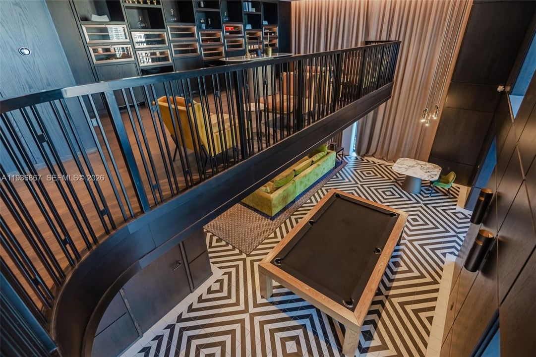 For Sale: $899,000 (2 beds, 2 baths, 1152 Square Feet)