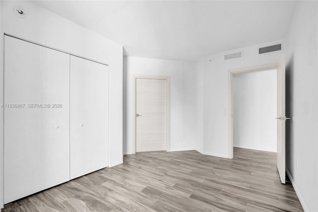 For Sale: $899,000 (2 beds, 2 baths, 1152 Square Feet)