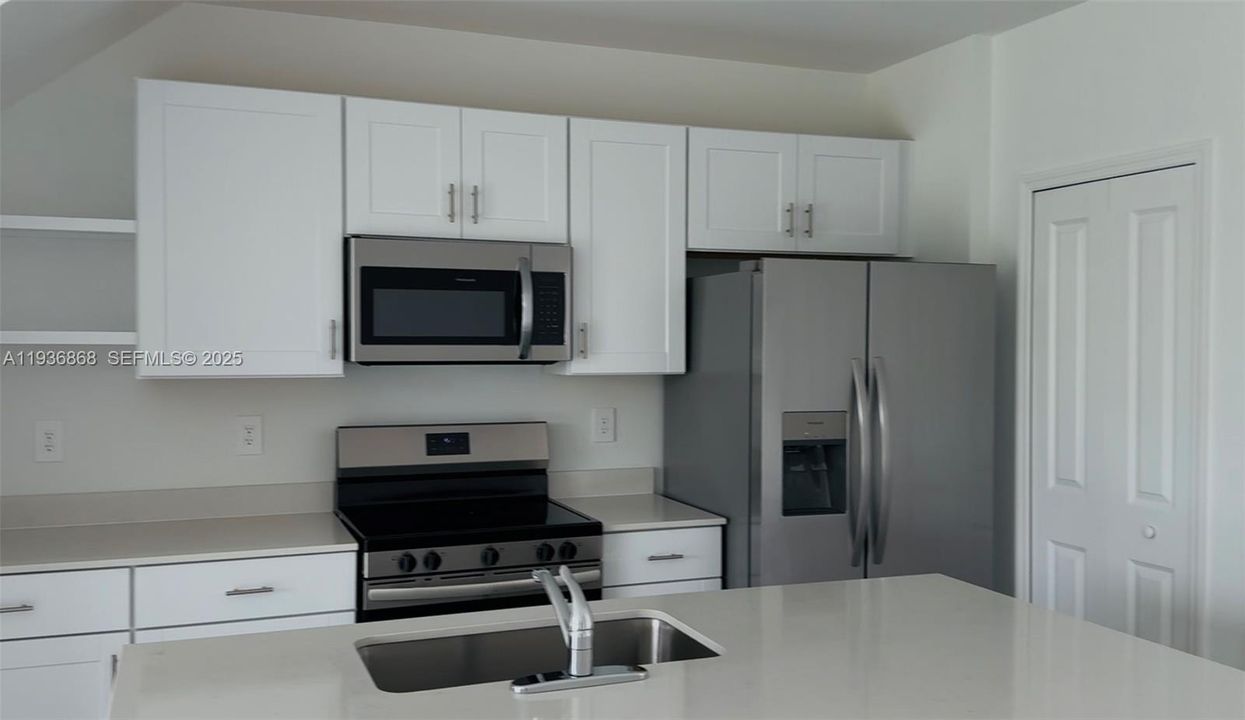 В аренду: $1,699 (3 спален, 2 ванн, 0 Квадратных фут)