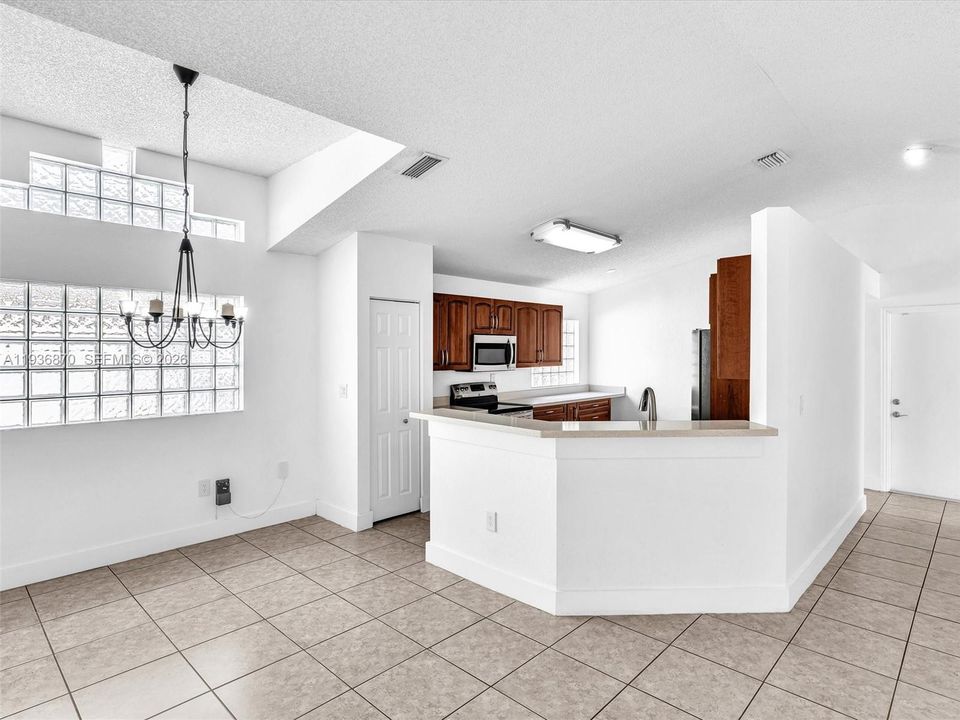 For Rent: $4,150 (3 beds, 2 baths, 1615 Square Feet)