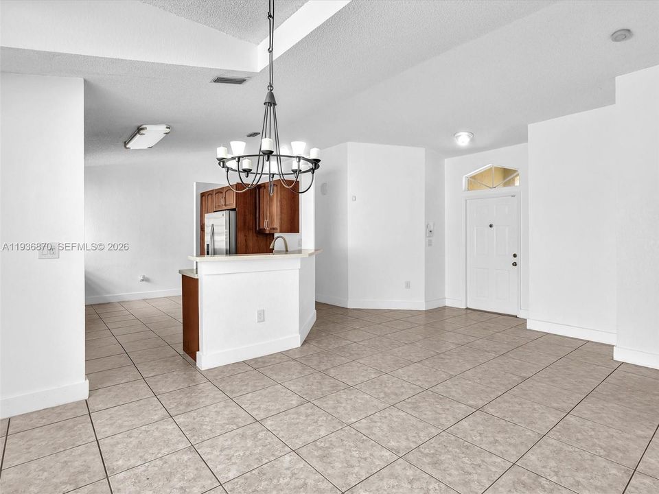 For Rent: $4,150 (3 beds, 2 baths, 1615 Square Feet)