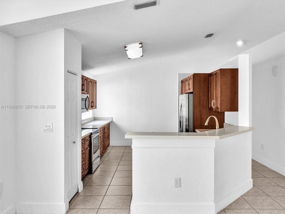 For Rent: $4,150 (3 beds, 2 baths, 1615 Square Feet)