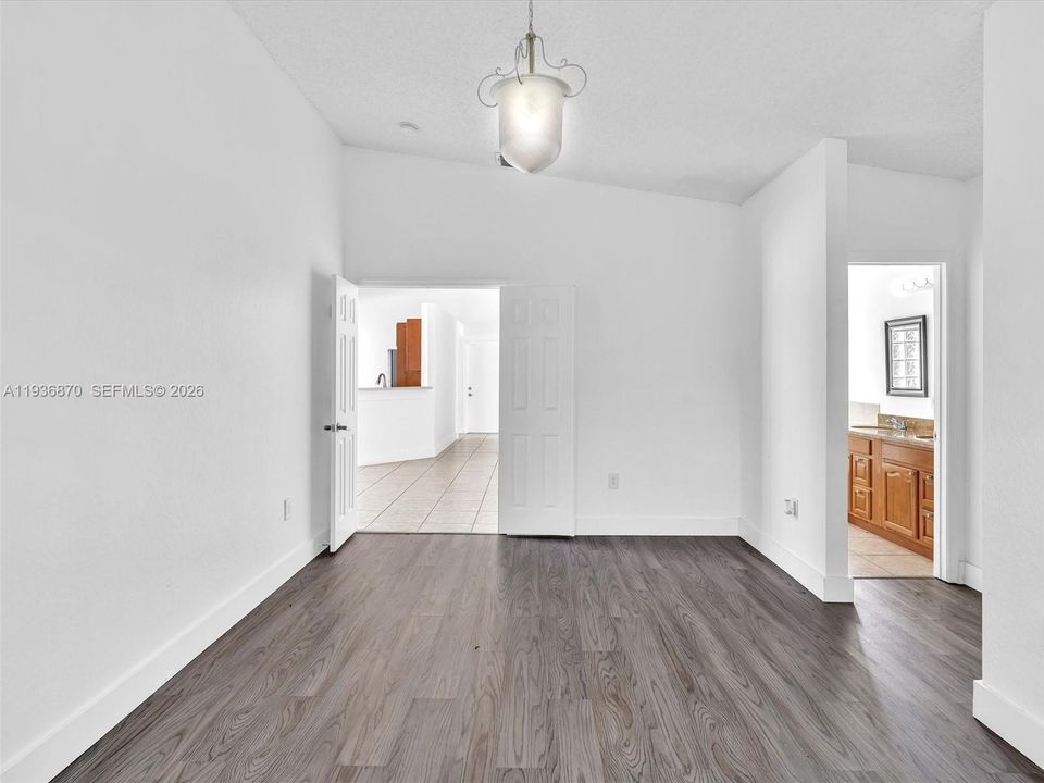 For Rent: $4,150 (3 beds, 2 baths, 1615 Square Feet)