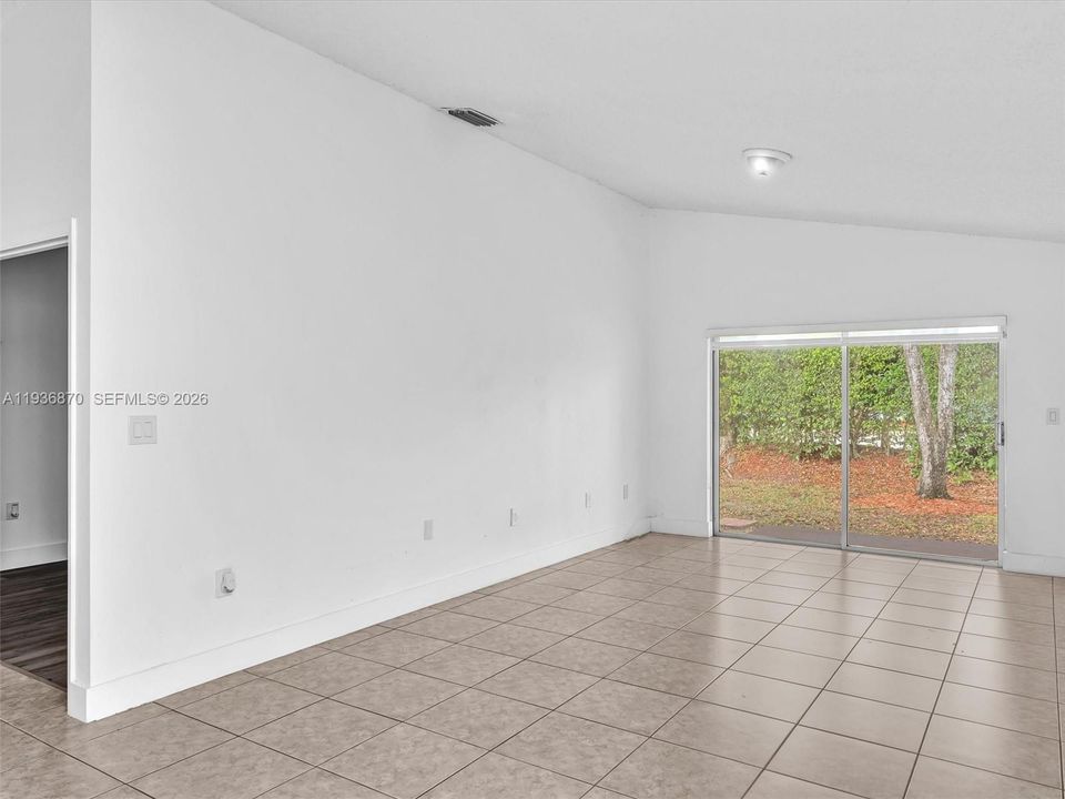 For Rent: $4,150 (3 beds, 2 baths, 1615 Square Feet)